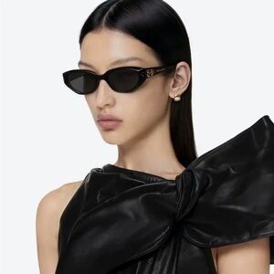 GENTLE MONSTER Black Cat-Eye Sunglasses Duns 2025